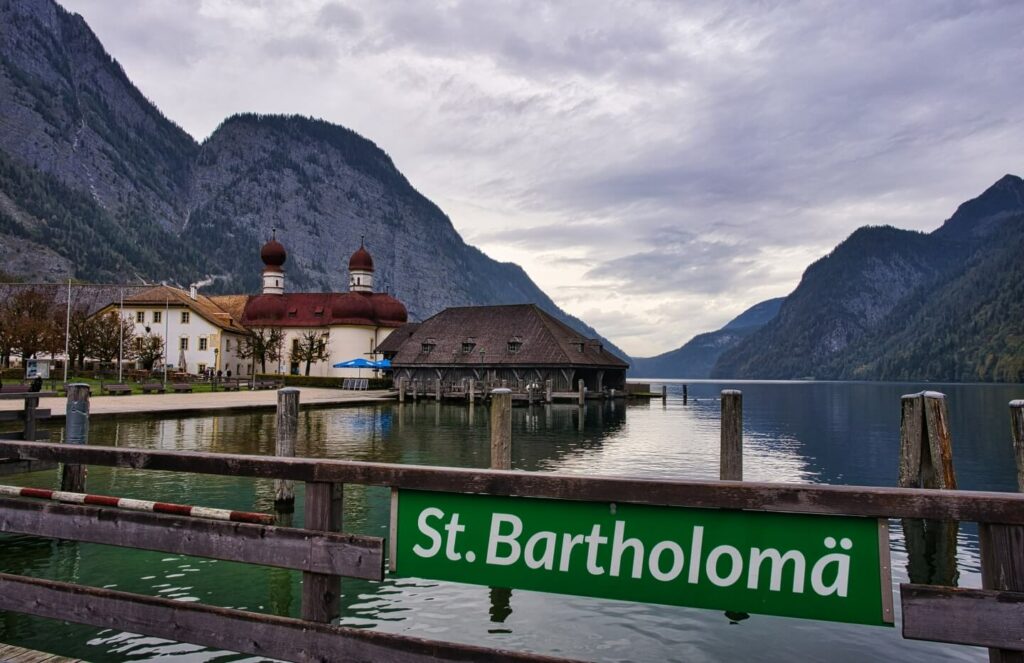 Kirche St. Bartolomä Haltestelle