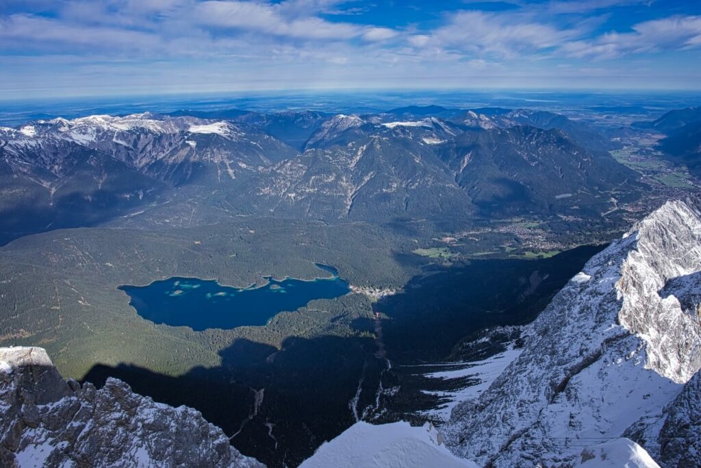 Blick von Zugspitze auf den Eibsee