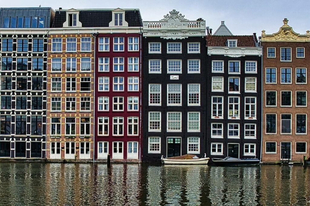 Amsterdam Damrak Waterfront
