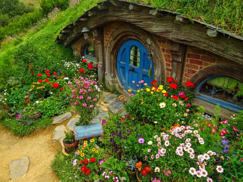 Hobbiton Movie Set – Filmkulisse und kulturelle Sehenswürdigkeit in Matamata Blumen