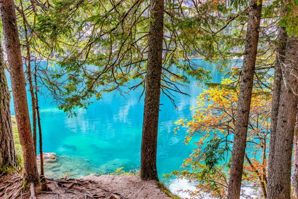 pragser-wildsee-blau